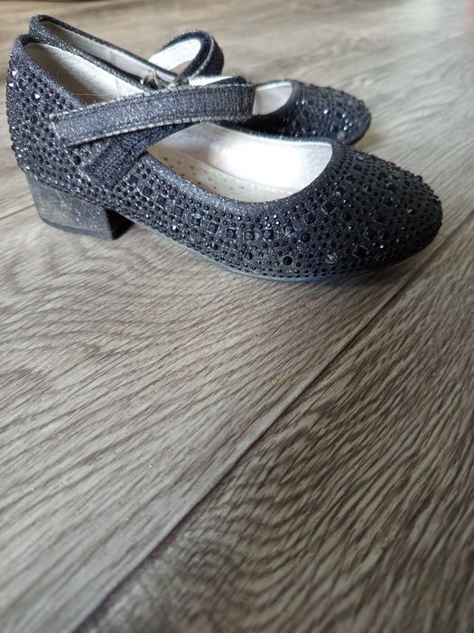 Туфли школьные в стразах,Размер 28