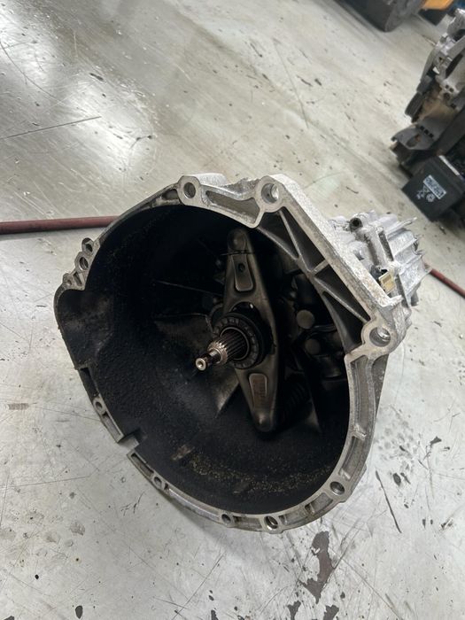 Cutie viteze bmw e91 2.0 euro 5 6 trepte