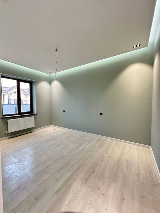 1.5 sotixli 2 etaj 6 xona Evro remont uchaska sotiladi