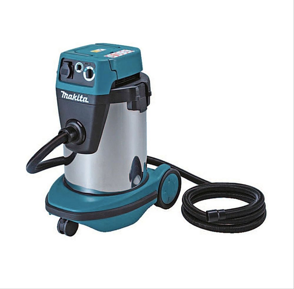 Прахосмукачка MAKITA VC3210L