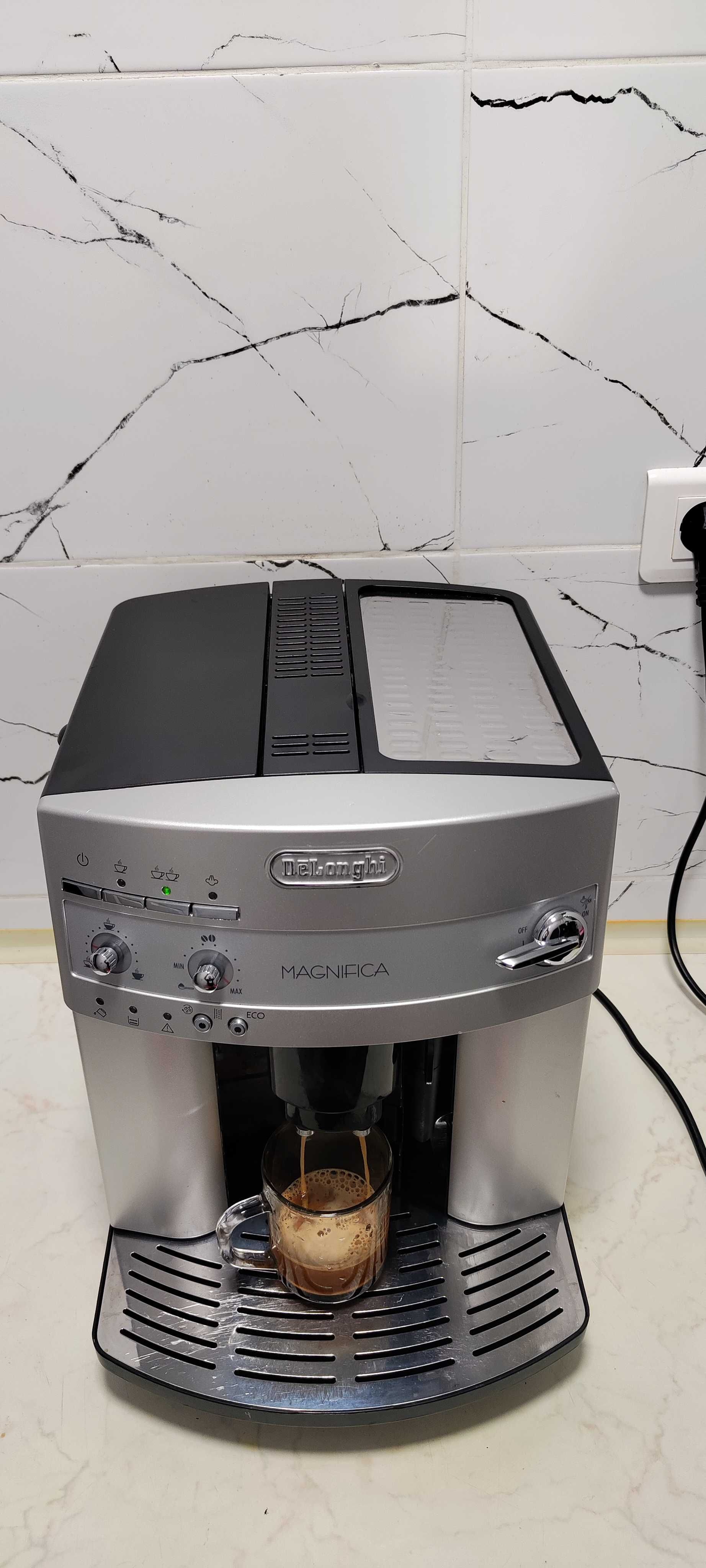 Espressor Automat DeLonghi Magnifica ESAM 3200.S Aparat cu Cafea Boabe