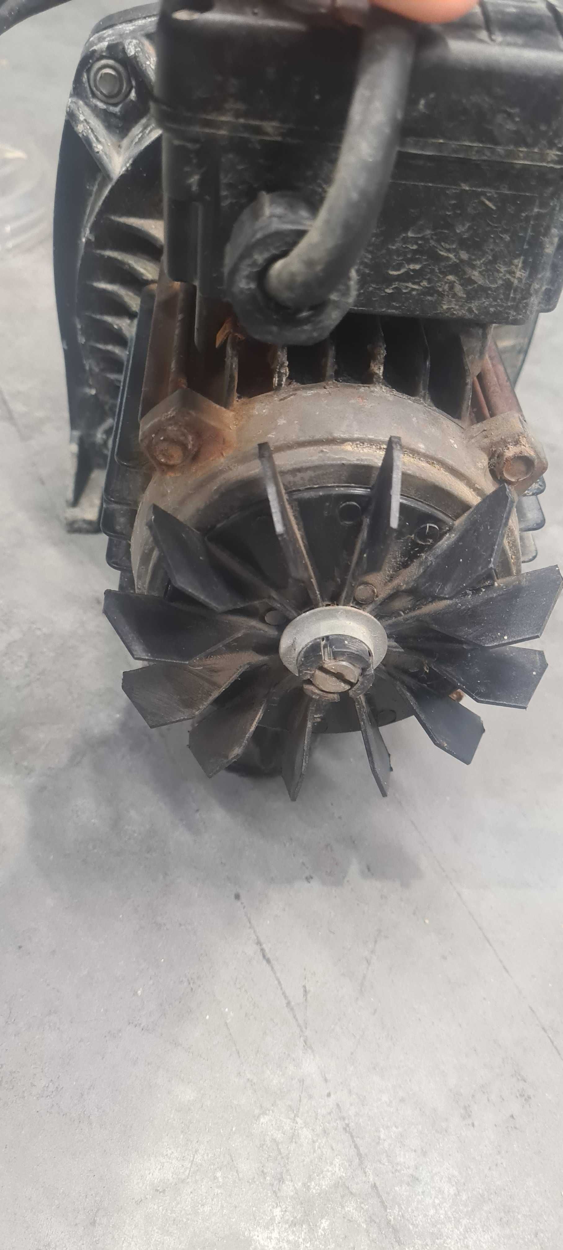 Продавам помпа за басейн Pentair Swimmey SW-15M – 0.75HP / 0.5kW