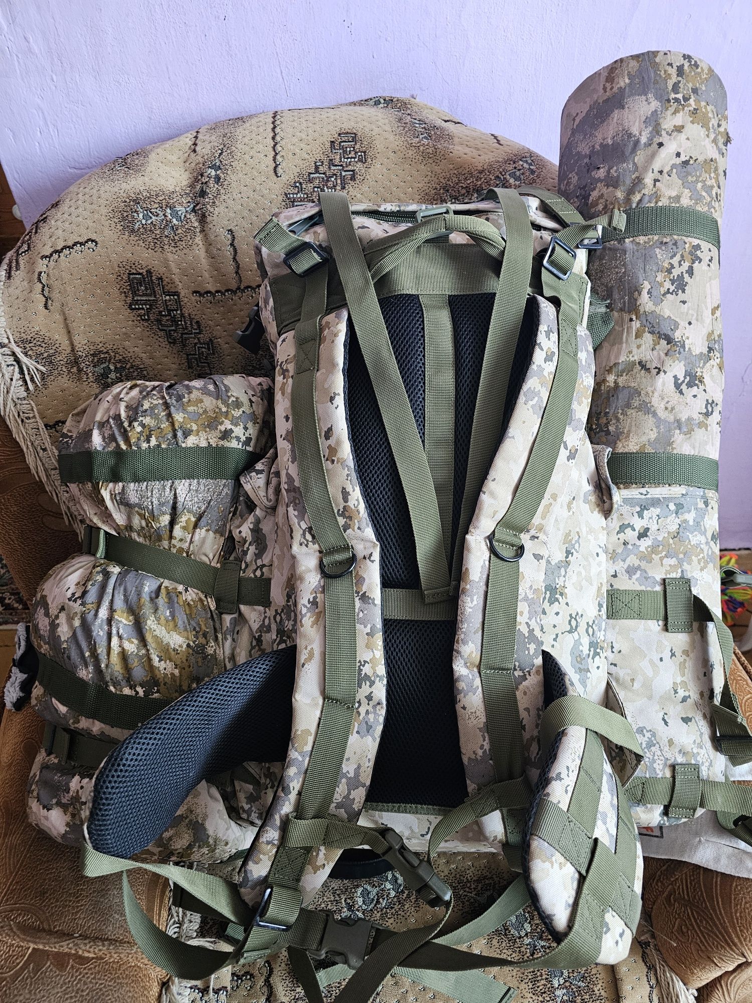 Продам военную форму Спальный мешок, каримат, вещь мешок, плащ палатка