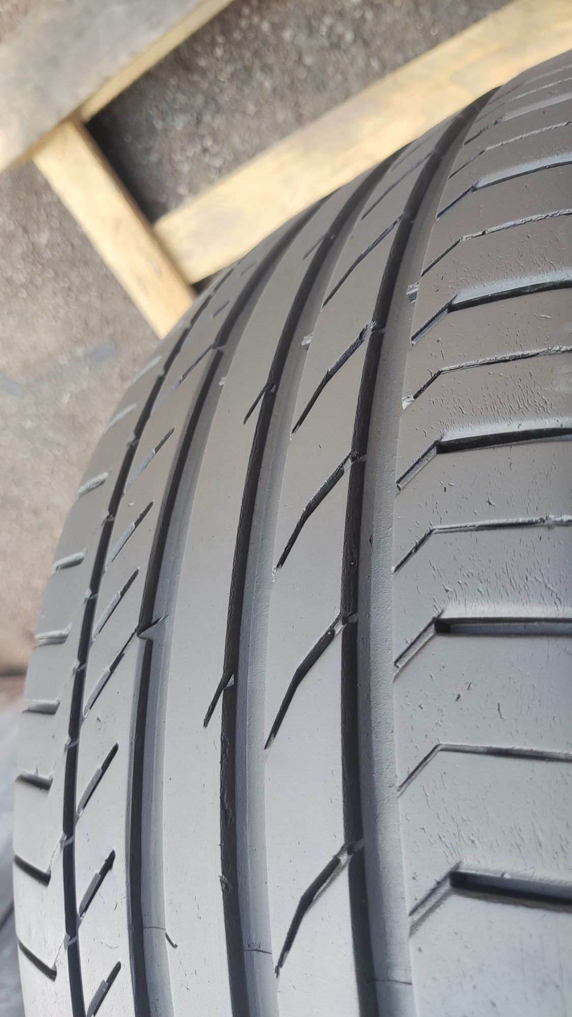 1бр. лятна гума 225/45/17 Continental Premium Contact 5 , SSR, runlat