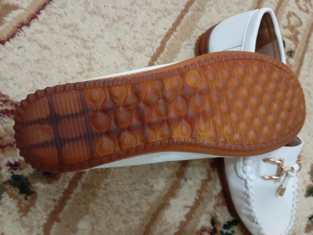Продам мокасины новые