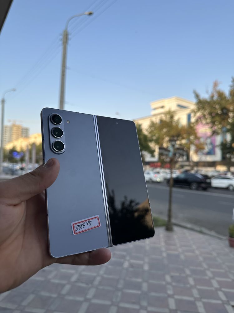Samsung Z Fold 5