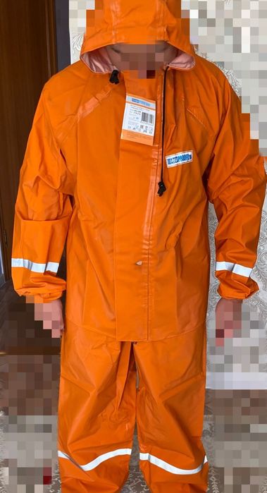 Продам новый защитный костюм от воды