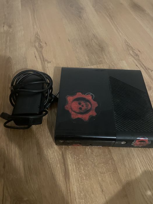 Xbox 360 + jocuri + 2 manet