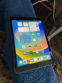 Apple iPad Pro. 128GB, Wi-Fi, 9.7 in - Silver A1673 + оригинална кутия
