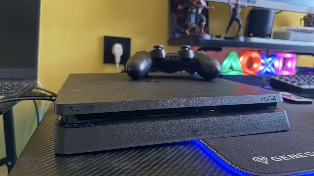 Playstation 4 Slim в гаранция