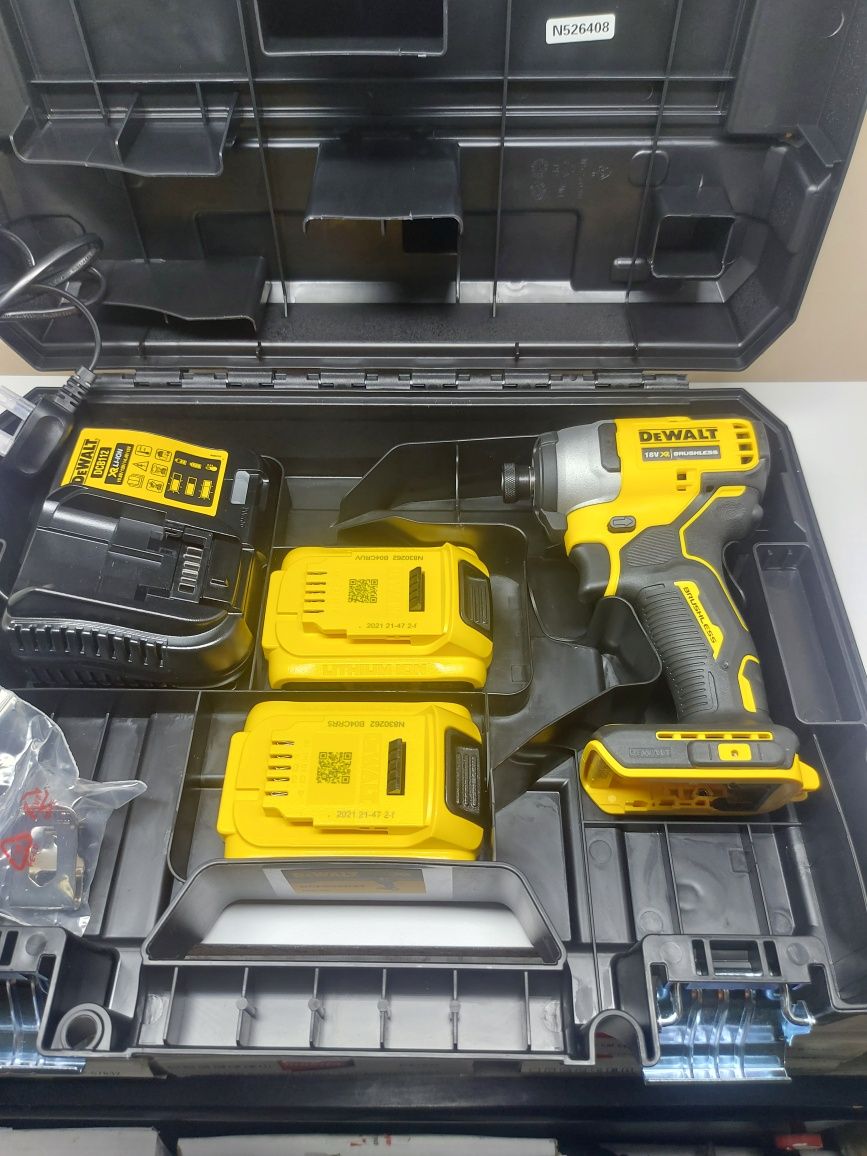 Нов комплект импакт Dewalt DCF809D2