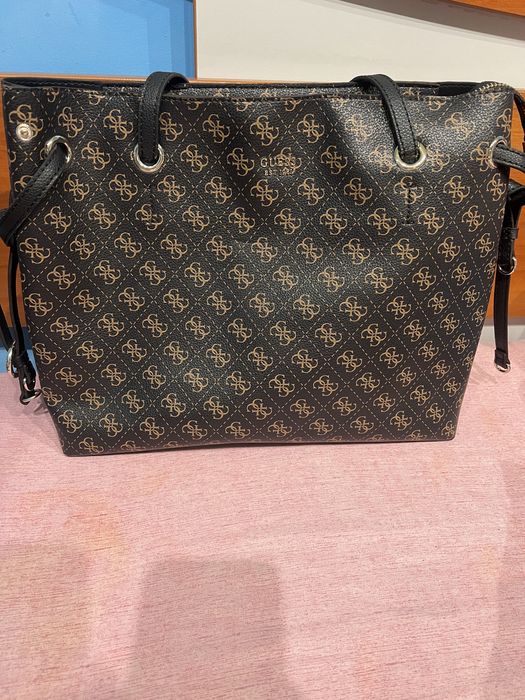 Дамска чанта ,,Guess”