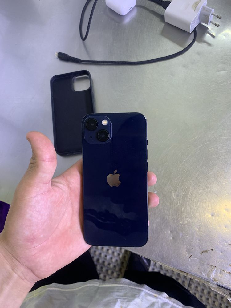 Айфон  IPhone 13