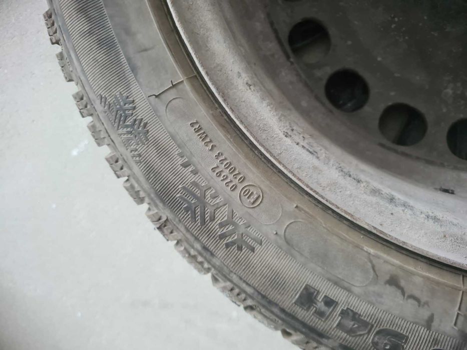 Гуми 205/55 16. Джантите са от Опел