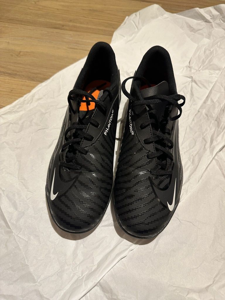 Ghete fotbal Nike Phantom GX Club nr 43 (9,5)