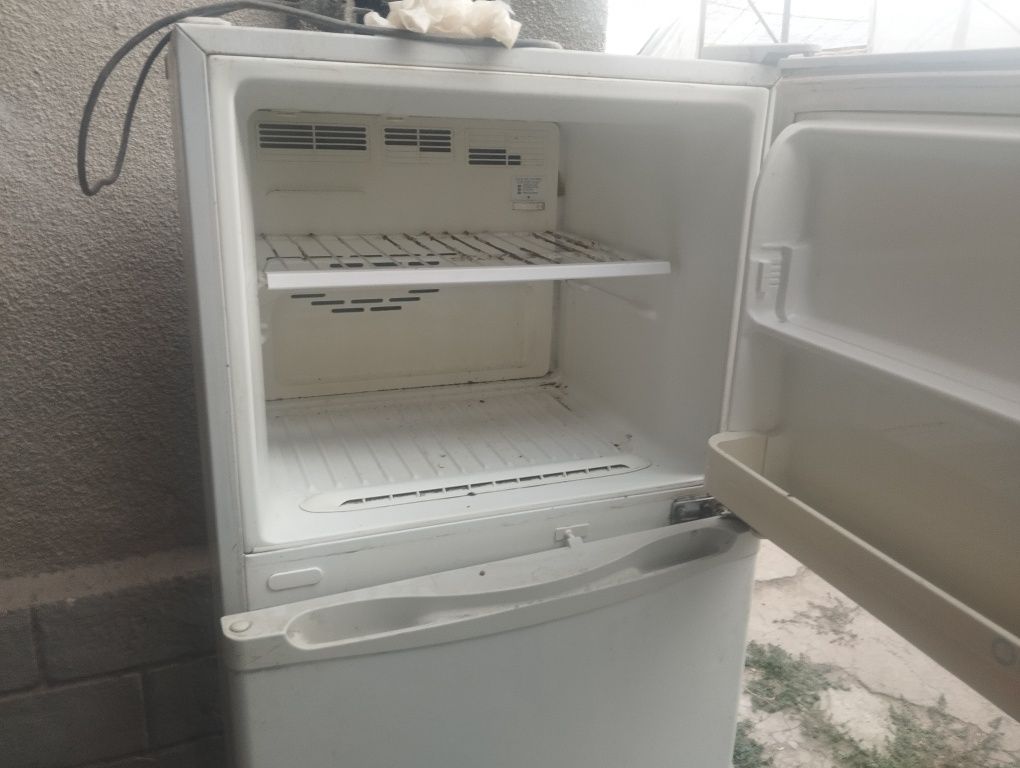 Продам холодильник