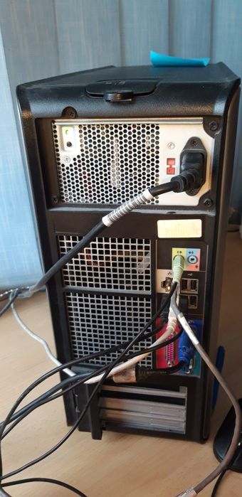 Calculator Dell VOSTRO 200 , Procesor Intel (R)-Core(TM)2Duo CPU E8200