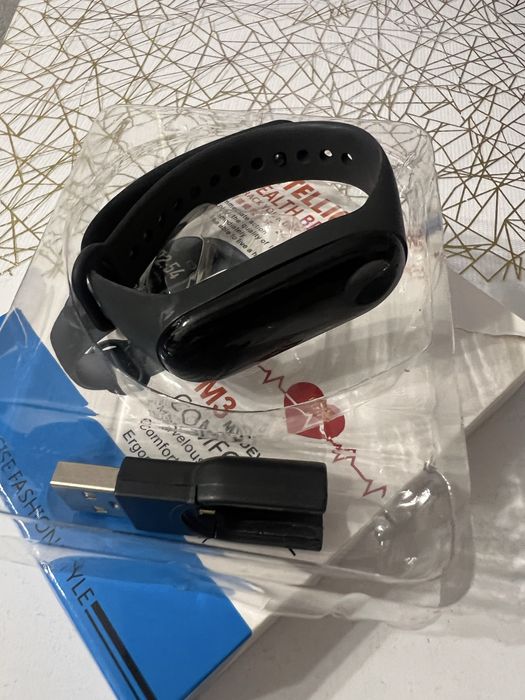 Верижка+зарядно за фитнес гривна