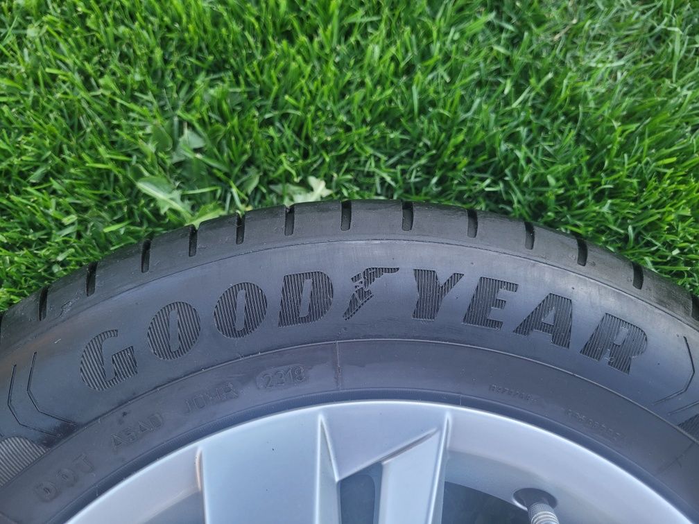 Vând 4 anvelope vara Goodyear