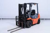 Inchiriez Buldoexcavator, Vola, Stivuitor, Nacela 34m, Prb,  Fuchs