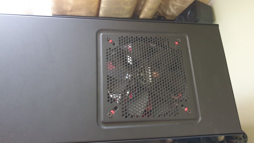 Компютър с Radeon VII