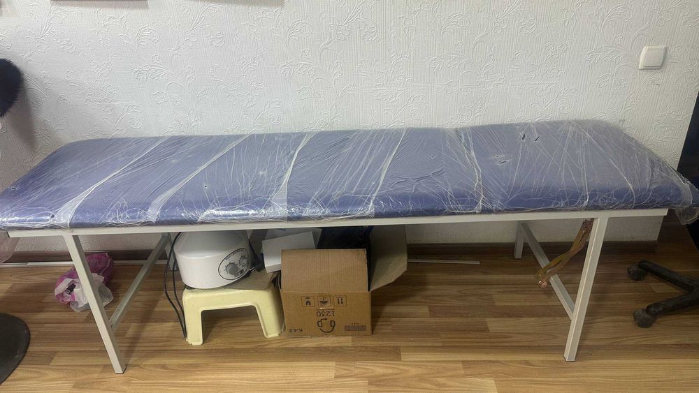 Массажний топчан и кушетка для салона