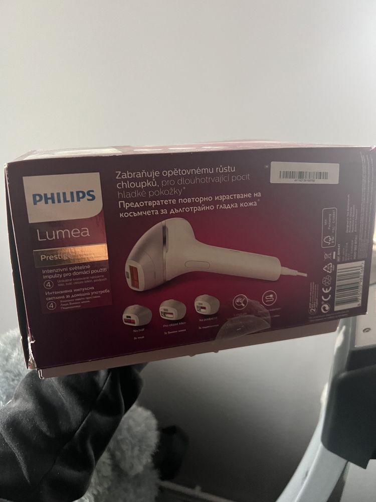 Epilator IPL Philips Lumea Seria 8000 BRI947/00