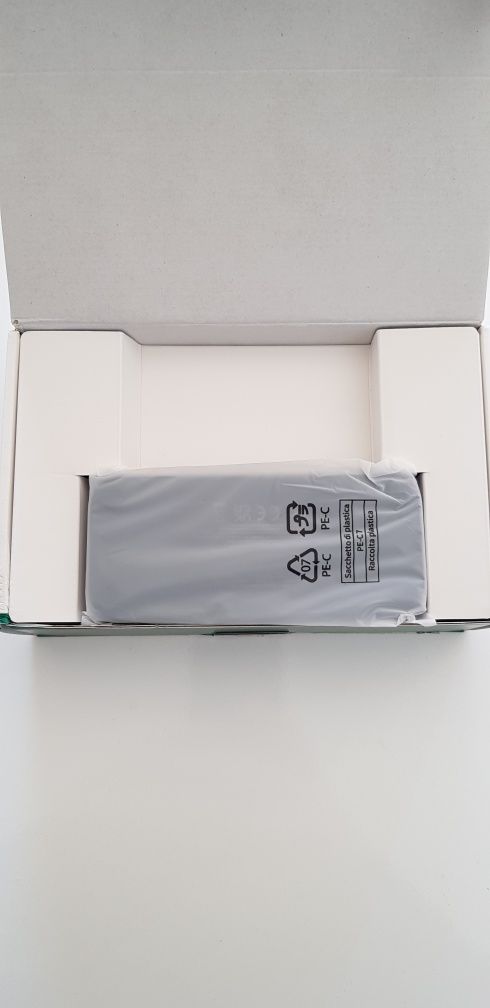UGREEN USB-C Switch - 2-портов, 4 x USB 3.2, 10Gbps трансфер