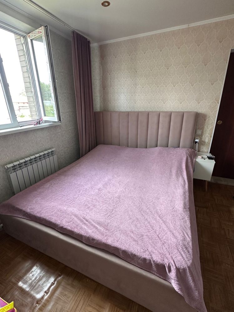 Кровать с матрасом