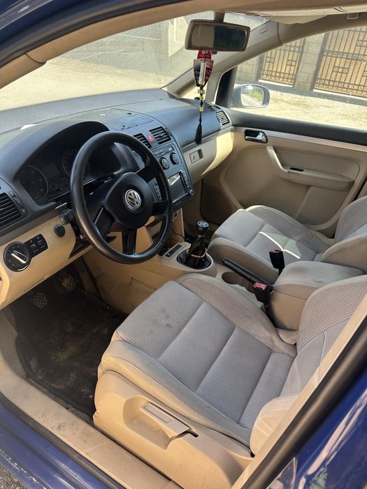 Piese Volkswagen Vw touran 1.9 TDI AVQ 2006 motor functional carlig