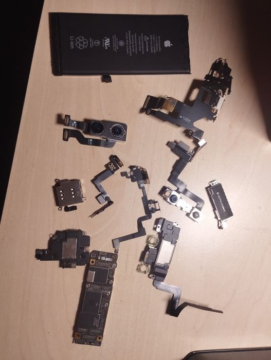 Piese originale iPhone 11