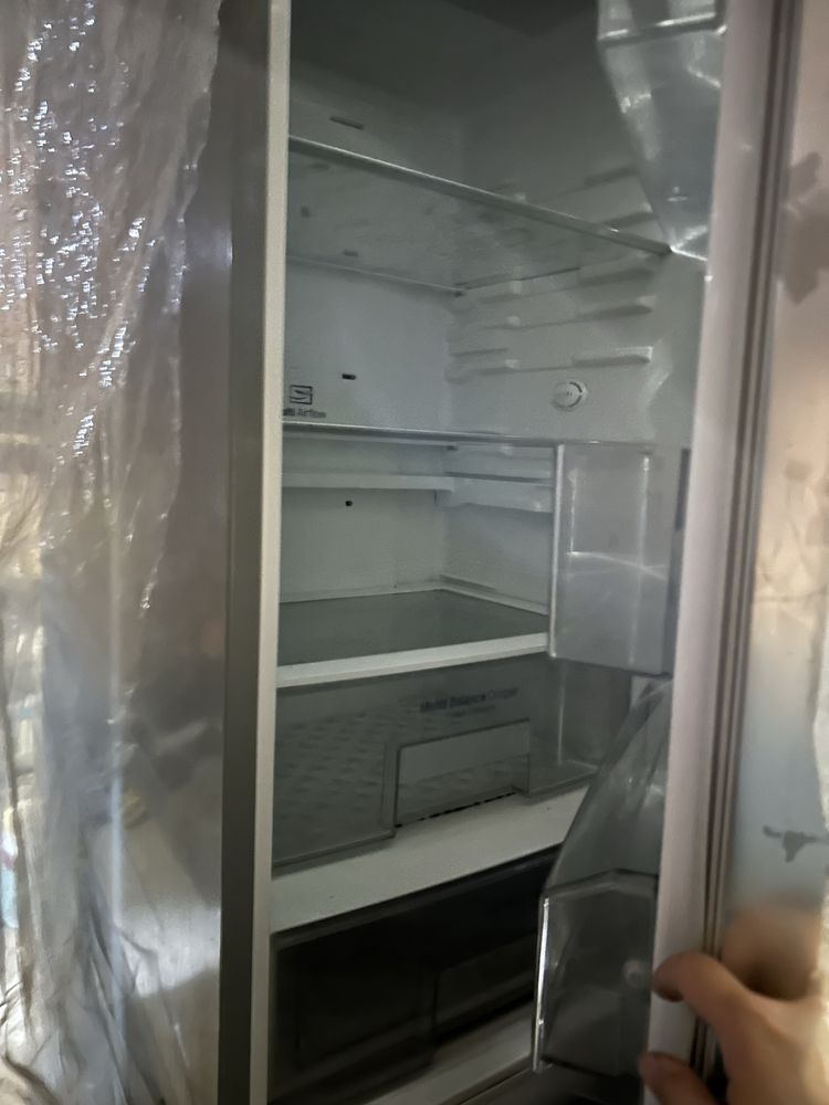 Продам холодильник LG серого цвета