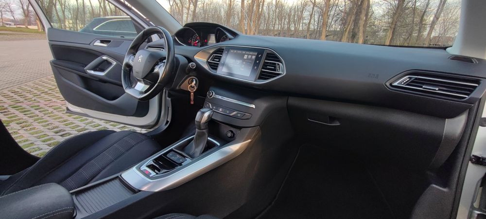 Peugeot 308 – 2018 – 1.6 BlueHDi 88 kW – AUTOMATĂ – Full LED