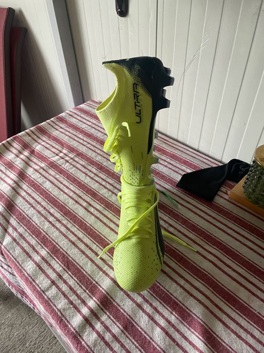 Ghete de fotbal Puma