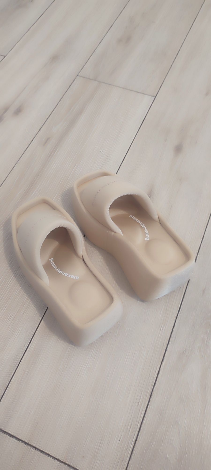 Шлепанцы на платформе Alexander Wang