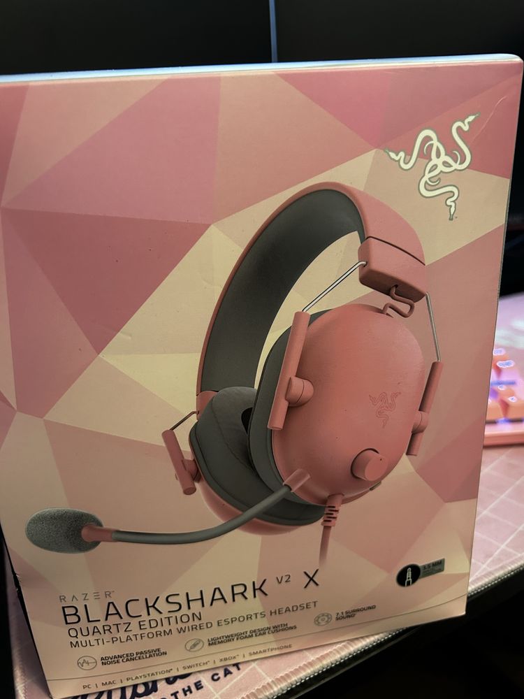Слушалки razer blackshark v2 x розови