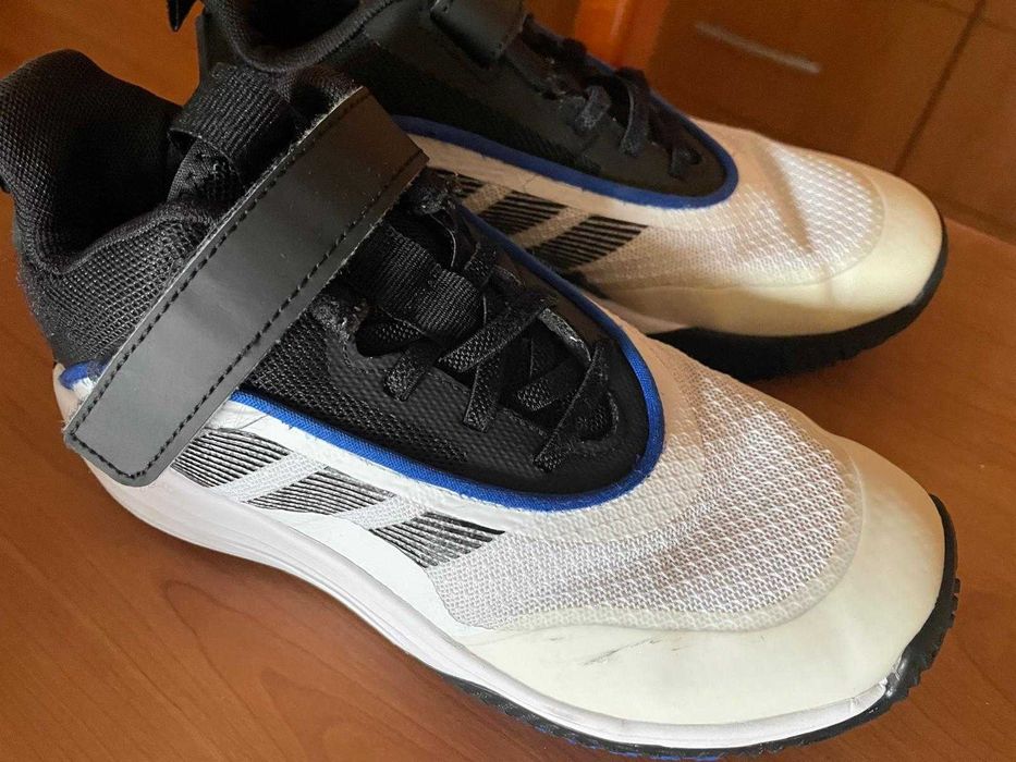 Adidas OWNTHEGAME 3.0 K copii marime 34, alb