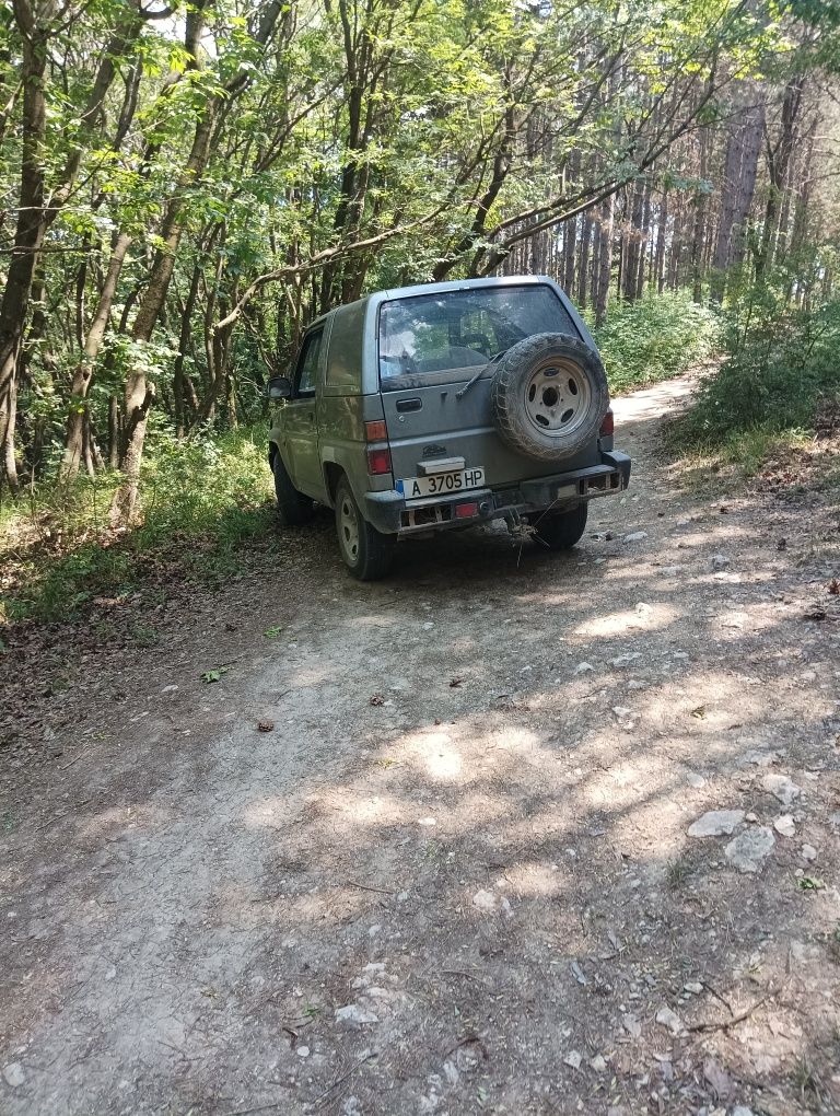 Продава се джип DAIHATSU FEROZA