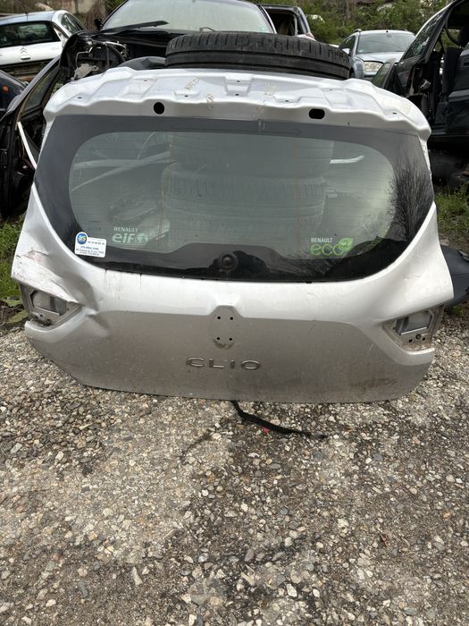 Заден прозорец Рено Клио 2015г