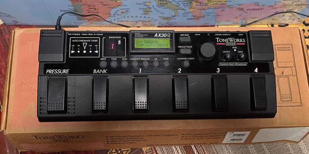 Procesor multiefect Korg AX30G (pentru chitară electrică )