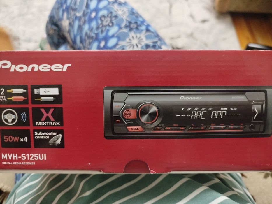 Автомобильный проигрыватель. Pioneer. Автомагнитола.