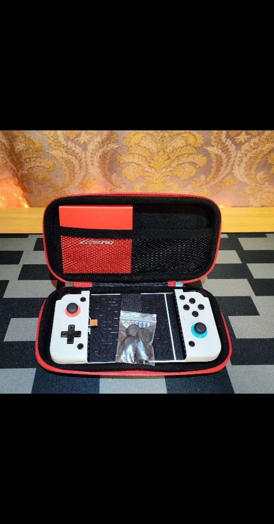 Vând Gamepad Gamesir X2