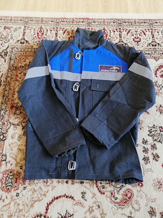 Продаю шахтерскую спецодежду новая.