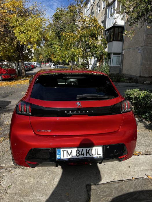 Vând Peugeot 208 E