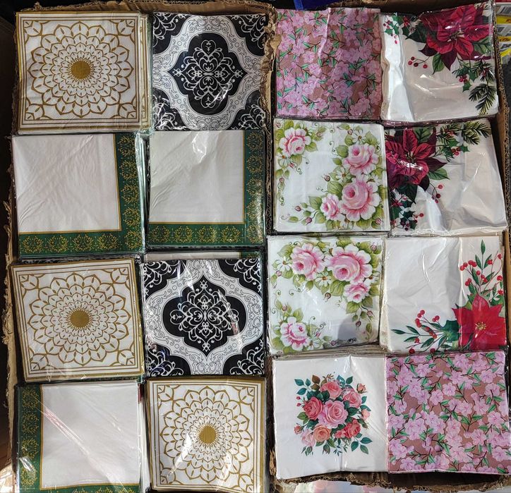 Bezakli va gul naqshli qog‘oz salfetkalar