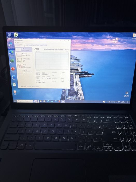 Vand laptop Asus