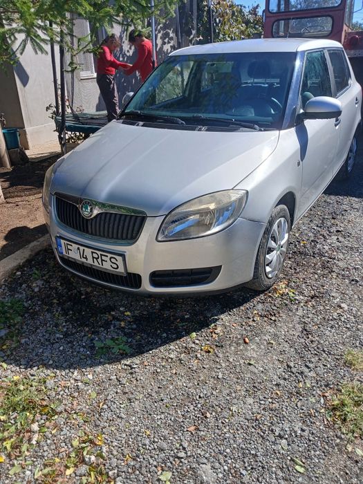 Vând scoda fabia 2 14 tdi
