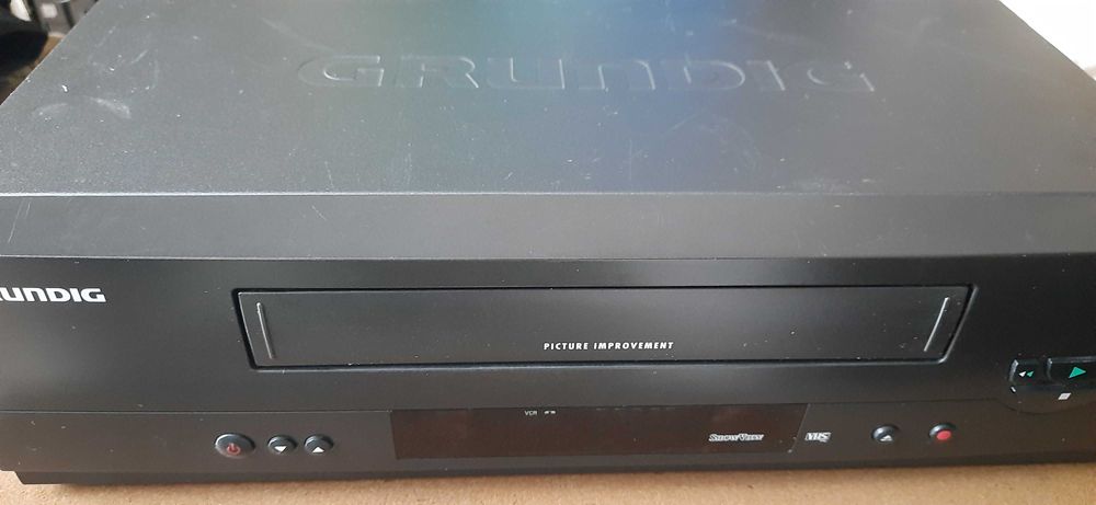 video recorder vhs GRUNDIG