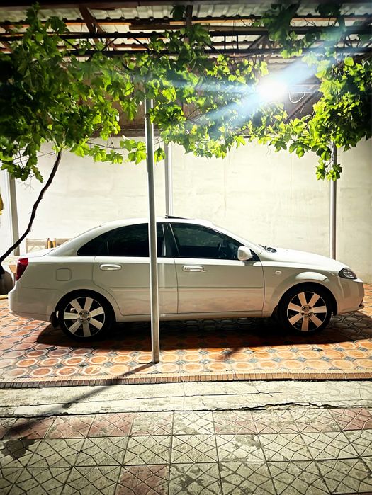 R 17 Diska 215/45 Kaptiva Shlipovka qilingan