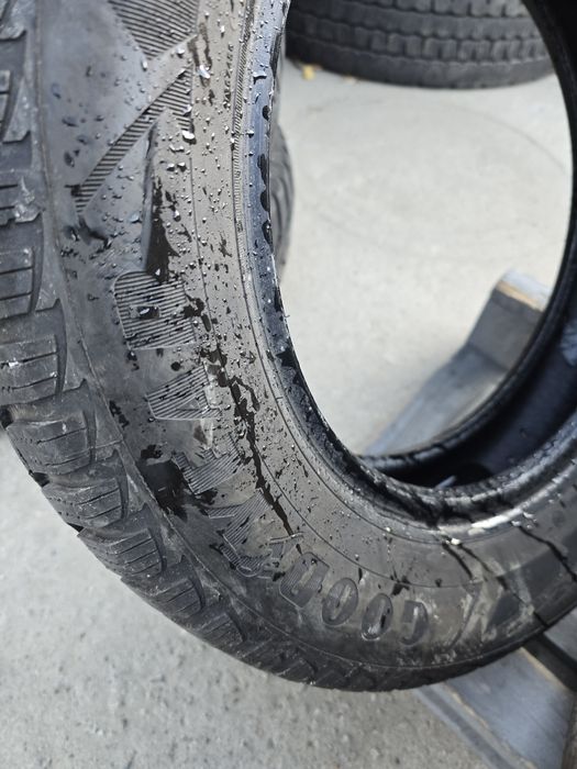 Anvelope de iarna 185-65r15 Goodyear